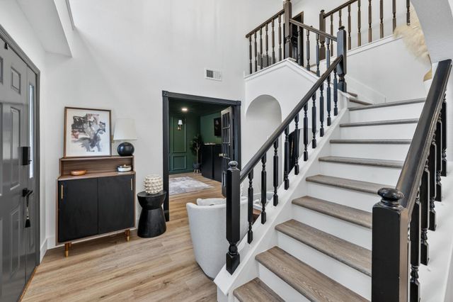 129 N Rainbow Ridge Circle, The Woodlands, TX 77381