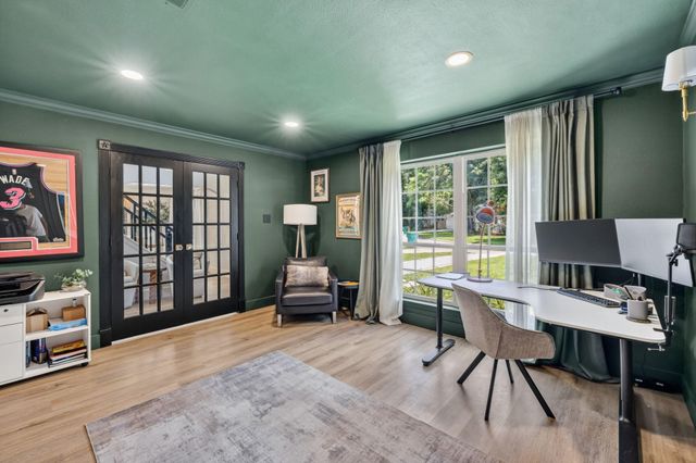 129 N Rainbow Ridge Circle, The Woodlands, TX 77381