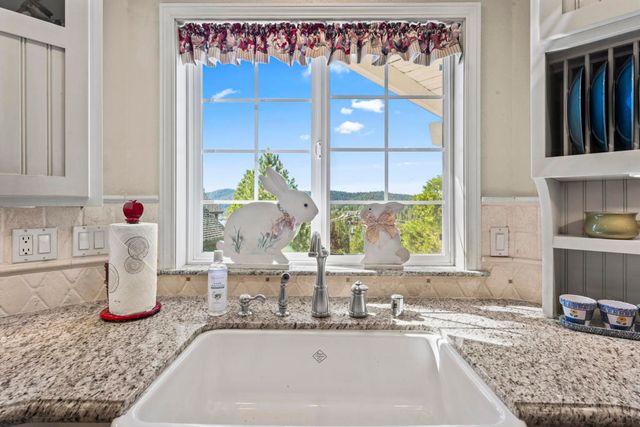 692 Zurich Drive, Lake Arrowhead, CA 92352