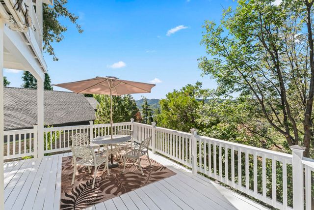 692 Zurich Drive, Lake Arrowhead, CA 92352