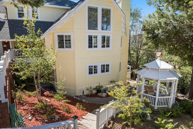 692 Zurich Drive, Lake Arrowhead, CA 92352