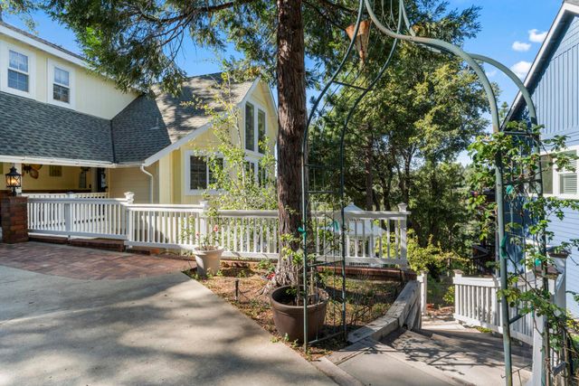 692 Zurich Drive, Lake Arrowhead, CA 92352