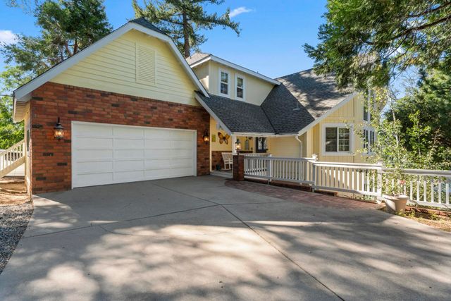 692 Zurich Drive, Lake Arrowhead, CA 92352