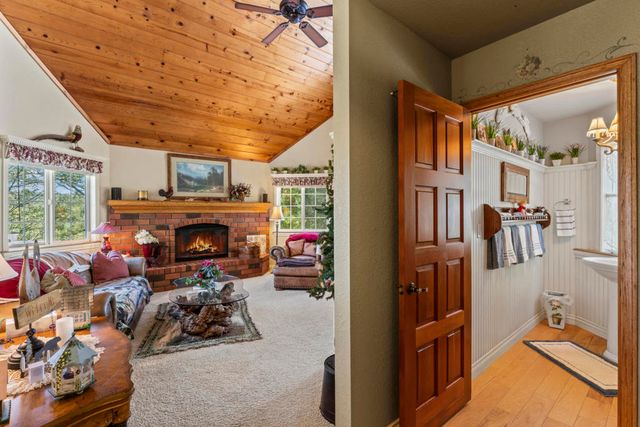 692 Zurich Drive, Lake Arrowhead, CA 92352