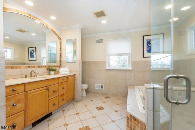 13 Blackstone Dr, Livingston Twp., NJ 07039