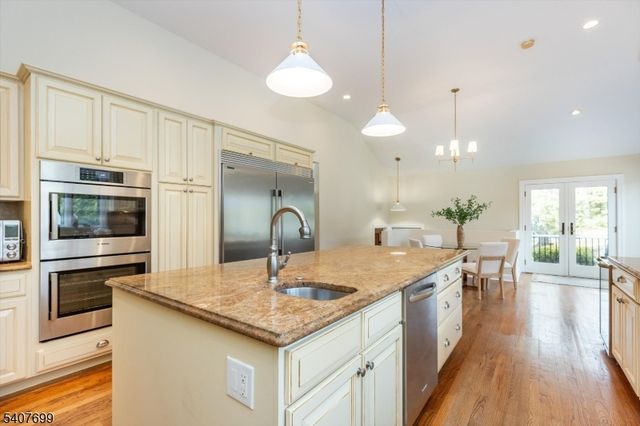 13 Blackstone Dr, Livingston Twp., NJ 07039