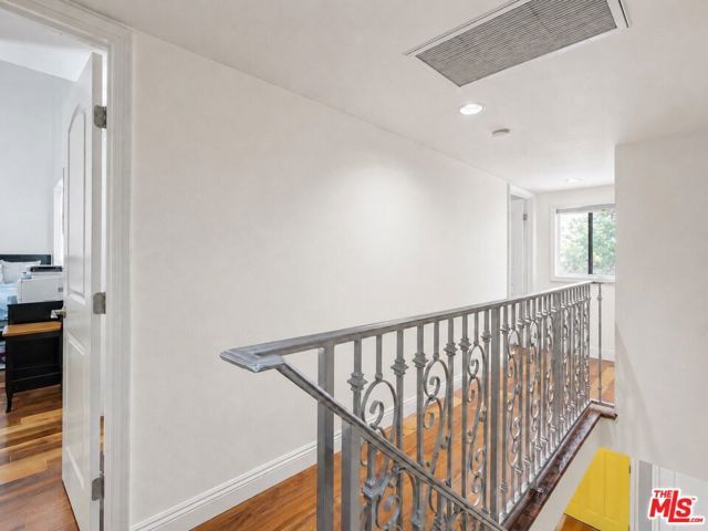1114 Las Riendas Way, Pasadena, CA 91107