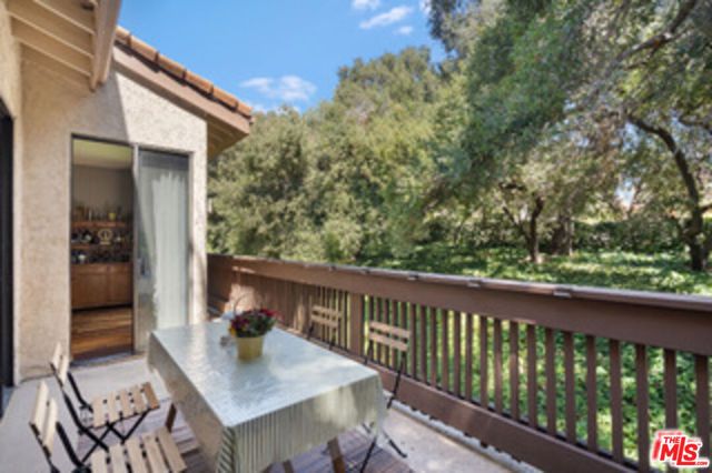 1114 Las Riendas Way, Pasadena, CA 91107