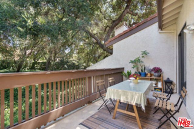 1114 Las Riendas Way, Pasadena, CA 91107