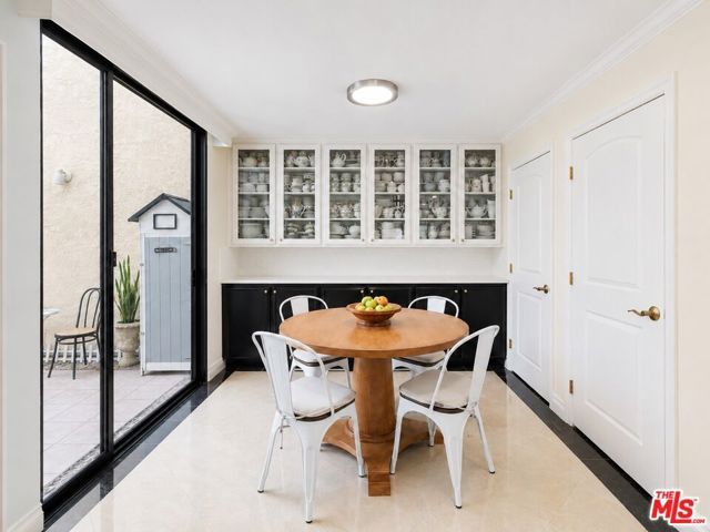 1114 Las Riendas Way, Pasadena, CA 91107