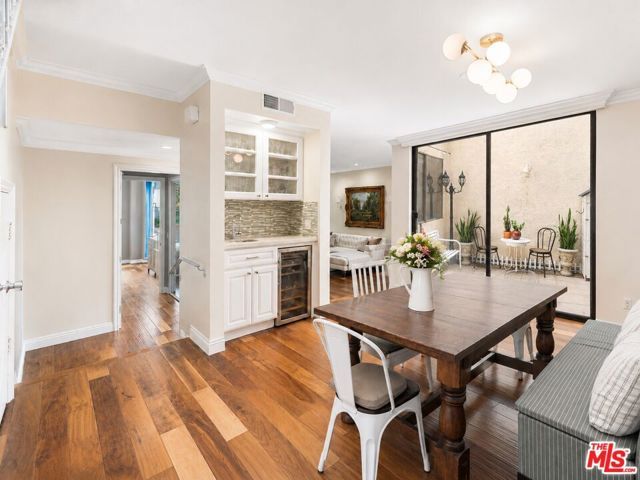1114 Las Riendas Way, Pasadena, CA 91107