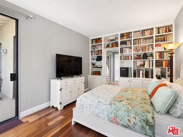 1114 Las Riendas Way, Pasadena, CA 91107