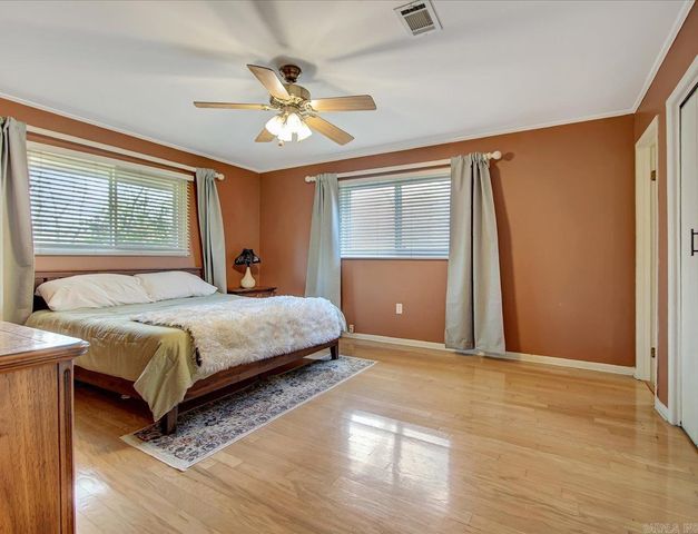 2 Lake Point Drive, Conway, AR 72032