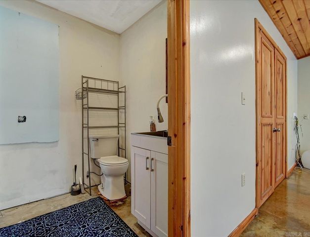 2 Lake Point Drive, Conway, AR 72032