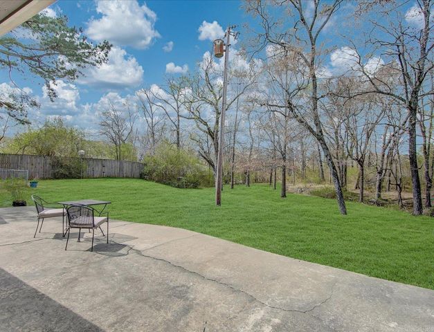 2 Lake Point Drive, Conway, AR 72032