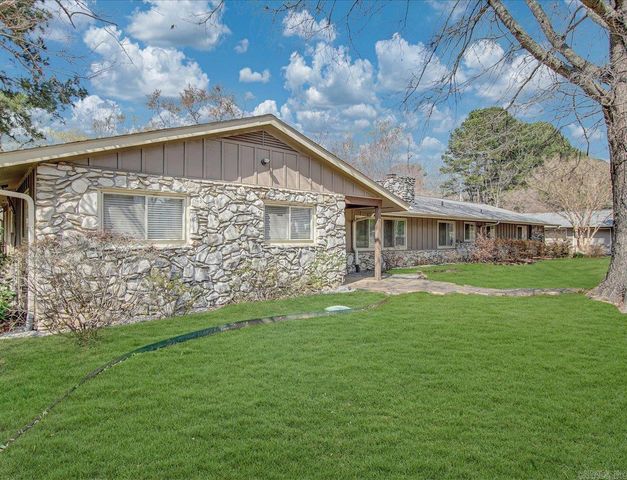 2 Lake Point Drive, Conway, AR 72032