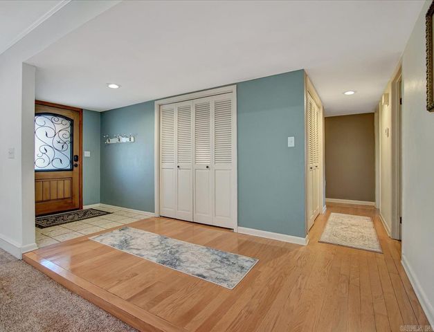 2 Lake Point Drive, Conway, AR 72032