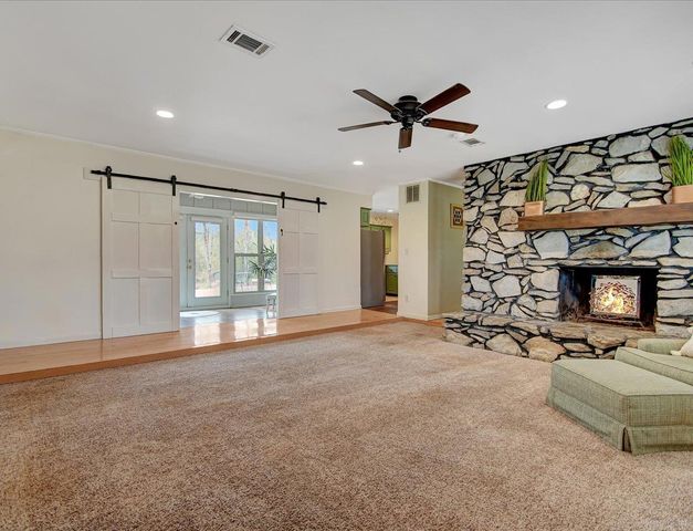 2 Lake Point Drive, Conway, AR 72032