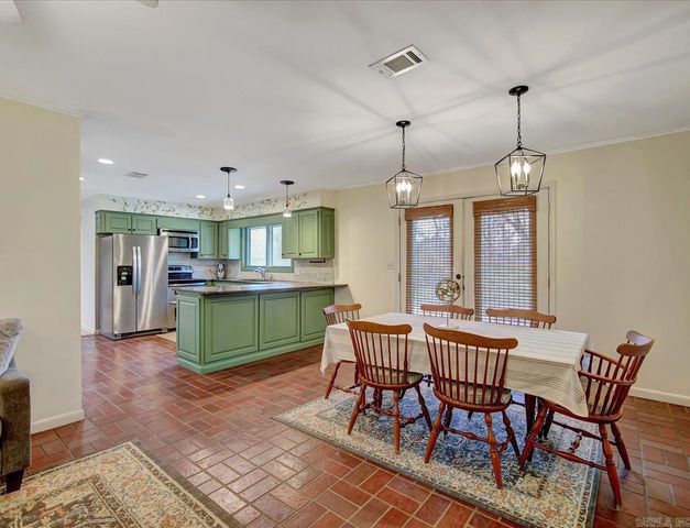 2 Lake Point Drive, Conway, AR 72032