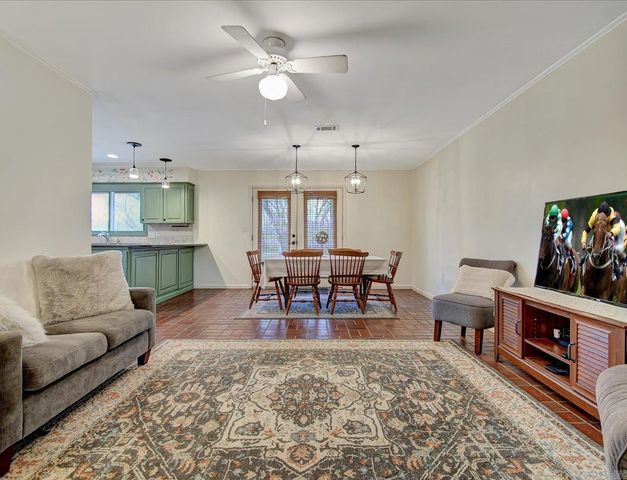 2 Lake Point Drive, Conway, AR 72032