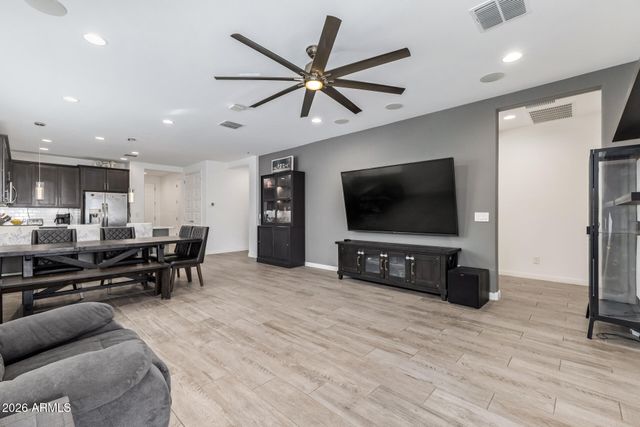 7433 S 22ND Avenue, Phoenix, AZ 85041