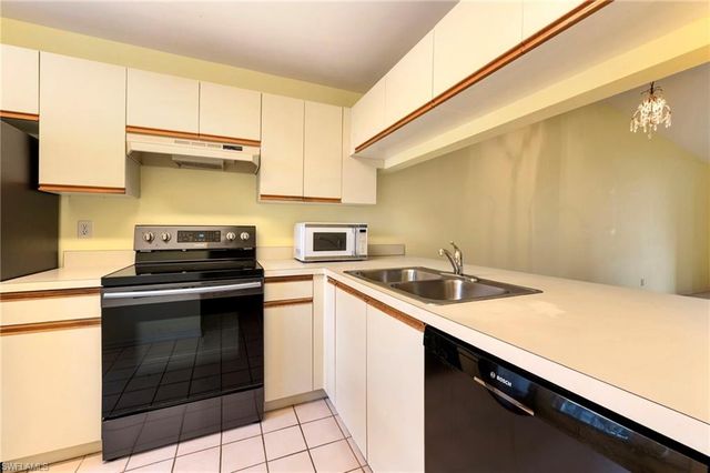 1915 Courtyard WAY G202, Naples, FL 34112