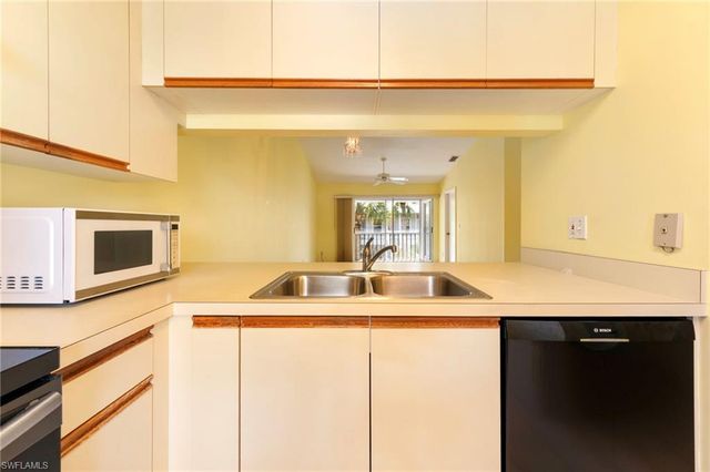 1915 Courtyard WAY G202, Naples, FL 34112