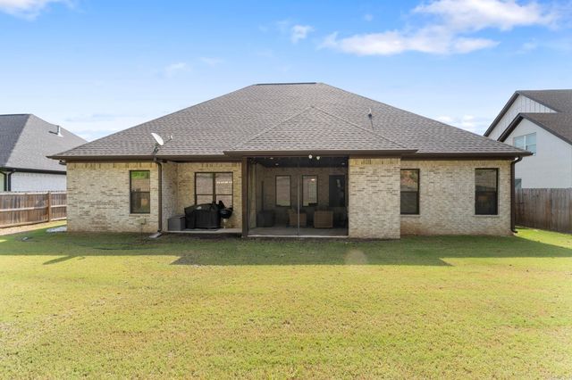 7717 S Shoreline Blvd., Benton, AR 72019