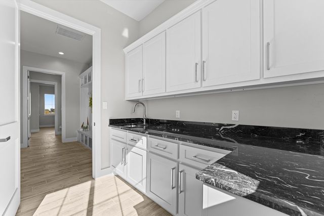 13801 E County Rd 113, Midland, TX 79706