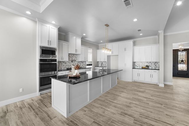 13801 E County Rd 113, Midland, TX 79706