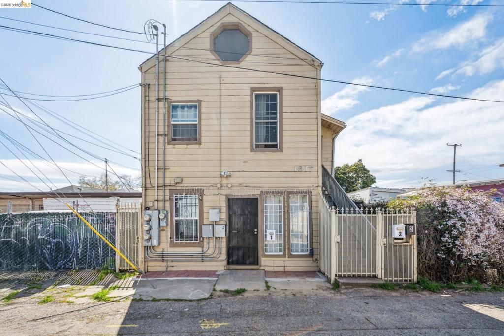Image 1 of property listing at 1820 International Blvd, Oakland, CA 94606