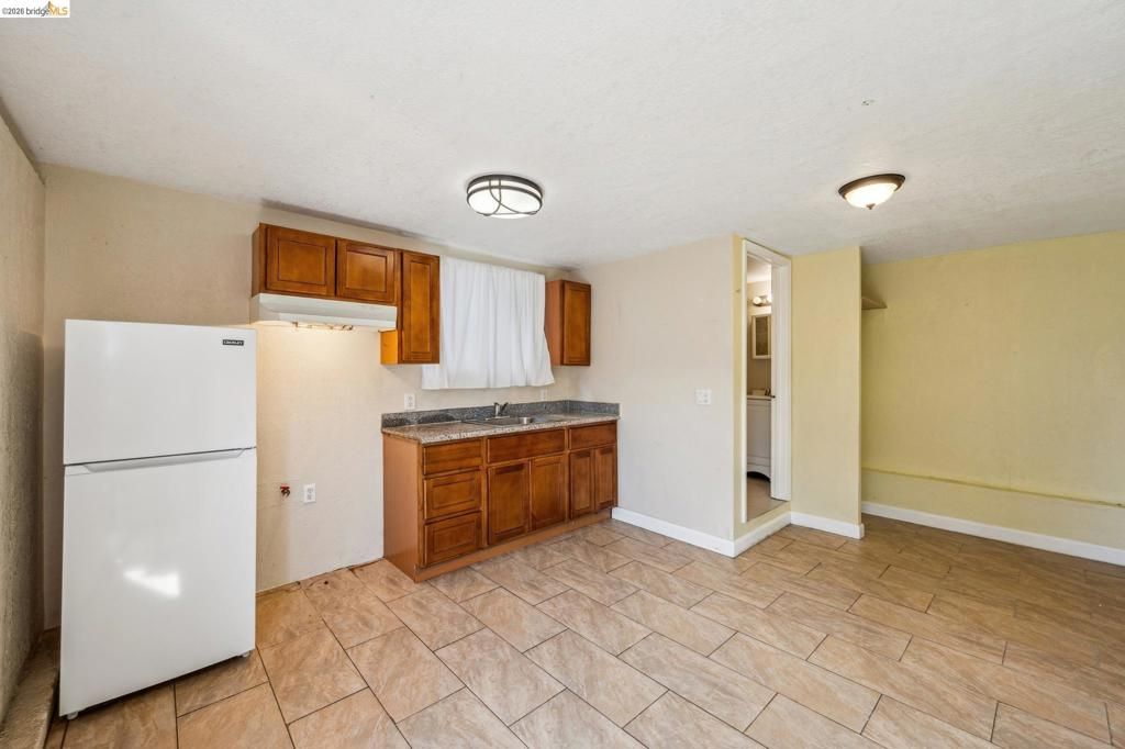 Image 10 of property listing at 1820 International Blvd, Oakland, CA 94606