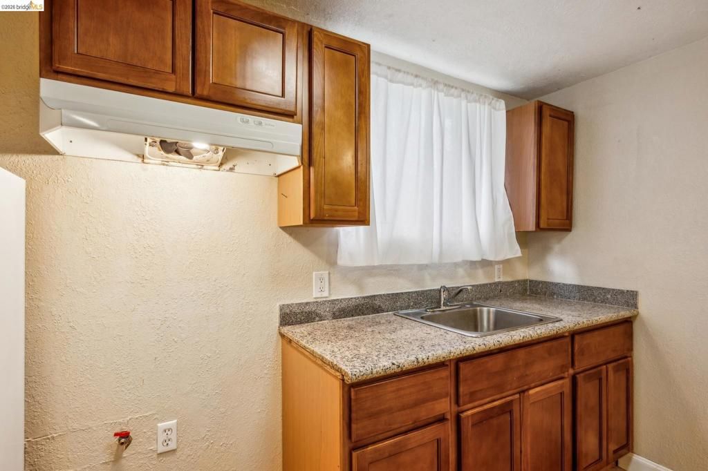 Image 11 of property listing at 1820 International Blvd, Oakland, CA 94606