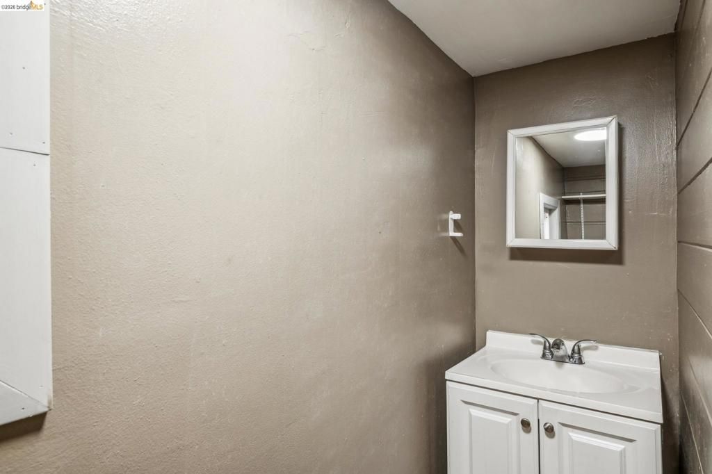 Image 14 of property listing at 1820 International Blvd, Oakland, CA 94606