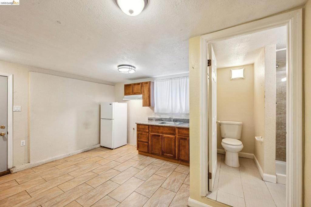 Image 21 of property listing at 1820 International Blvd, Oakland, CA 94606