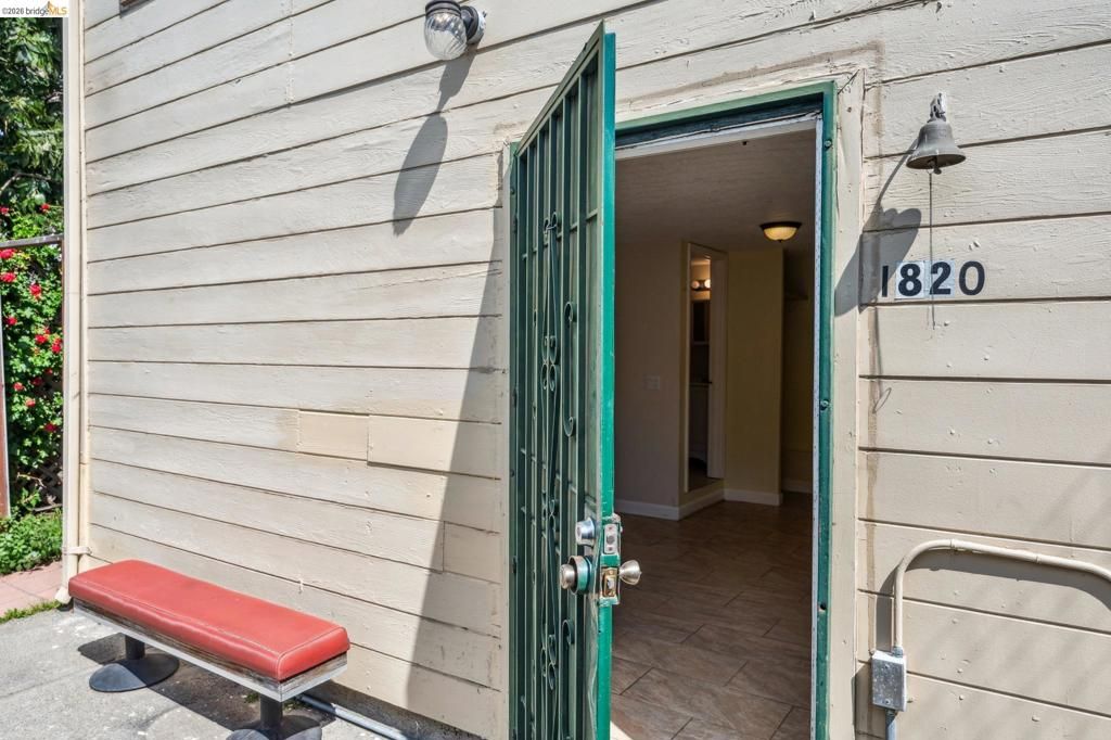 Image 5 of property listing at 1820 International Blvd, Oakland, CA 94606