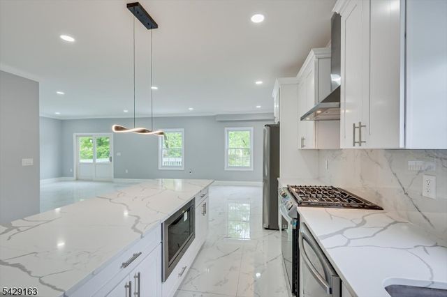 22 Mary Ellen Dr, Edison Twp., NJ 08820