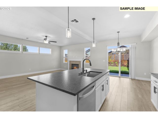 2331 E OTTER Loop, La Center, WA 98629