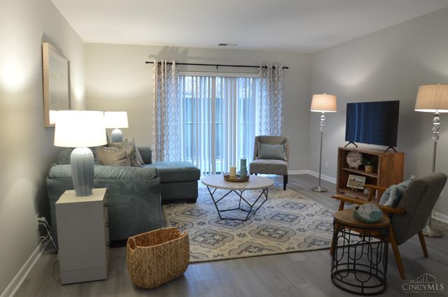 3004 Glenmore Avenue, Cincinnati, OH 45238