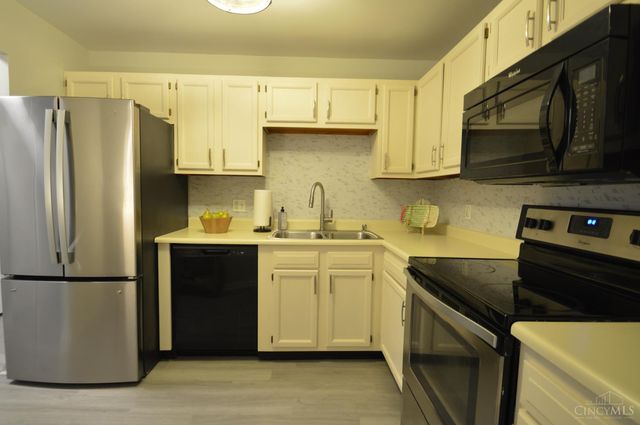 3004 Glenmore Avenue, Cincinnati, OH 45238