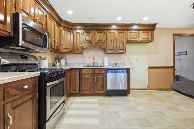75 Cotuit St 1, North Andover, MA 01845