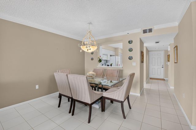 14096 HUNTINGTON POINTE Drive 309, Delray Beach, FL 33484