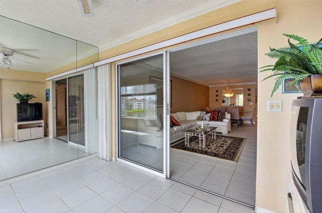 14096 HUNTINGTON POINTE Drive 309, Delray Beach, FL 33484