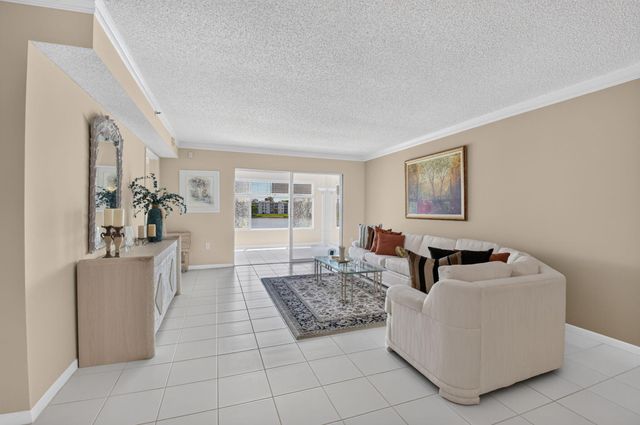 14096 HUNTINGTON POINTE Drive 309, Delray Beach, FL 33484