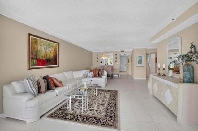 14096 HUNTINGTON POINTE Drive 309, Delray Beach, FL 33484