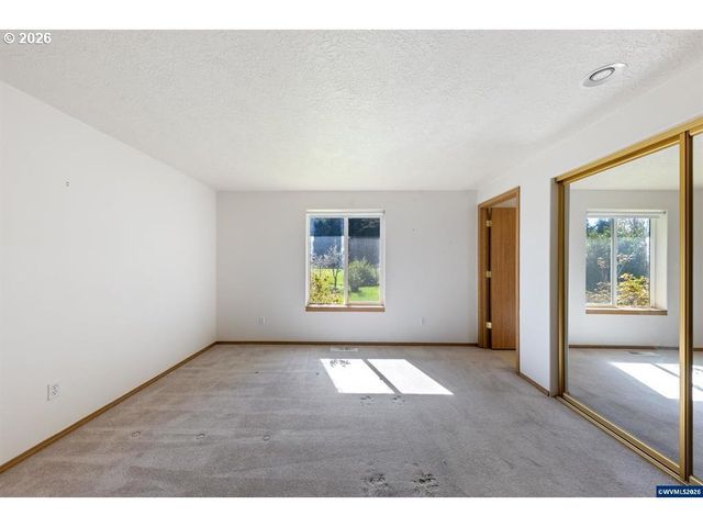 475 Se HANKEL St, Dallas, OR 97338