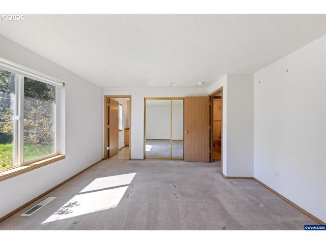 475 Se HANKEL St, Dallas, OR 97338