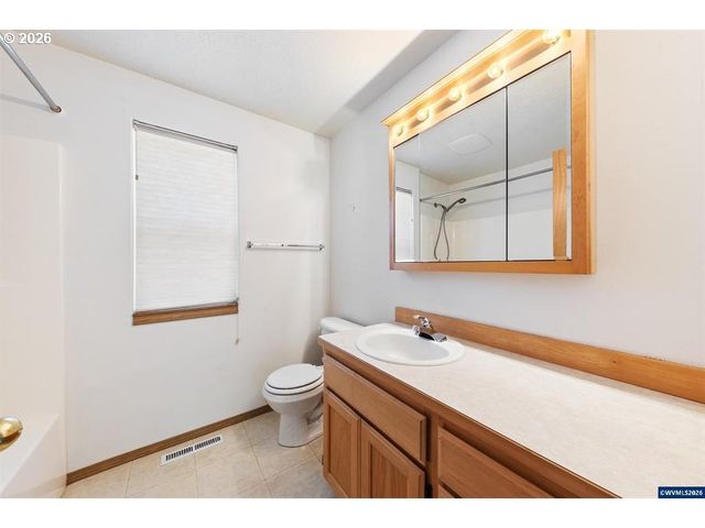 475 Se HANKEL St, Dallas, OR 97338