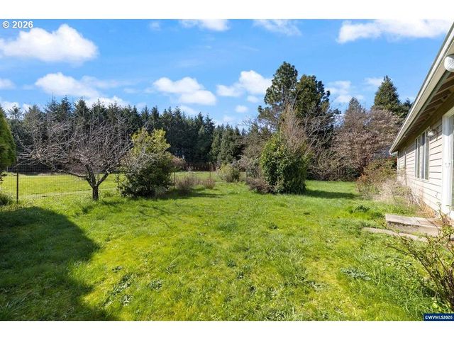 475 Se HANKEL St, Dallas, OR 97338