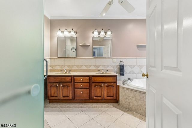 199 Larch Ave, Teaneck Twp., NJ 07666